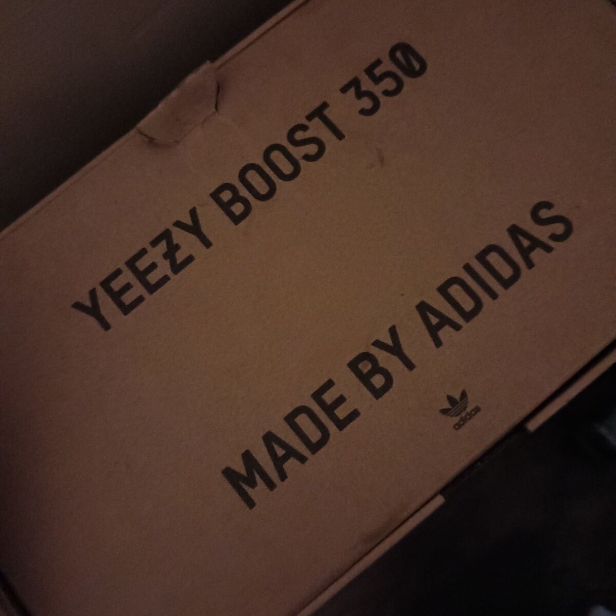 hello I am selling my black brand new Yeezys