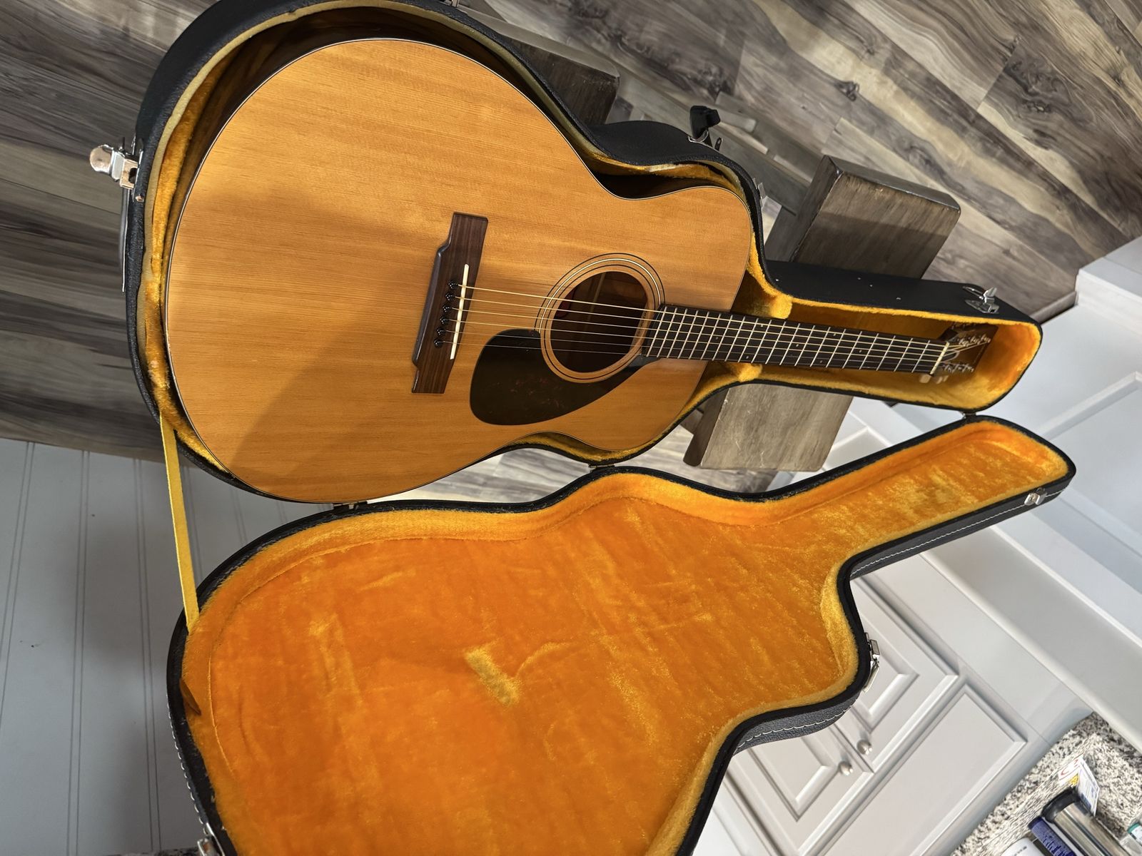 Yamaha FG-110 Red Label Acoustic Guitar with Original Hardshell Case 