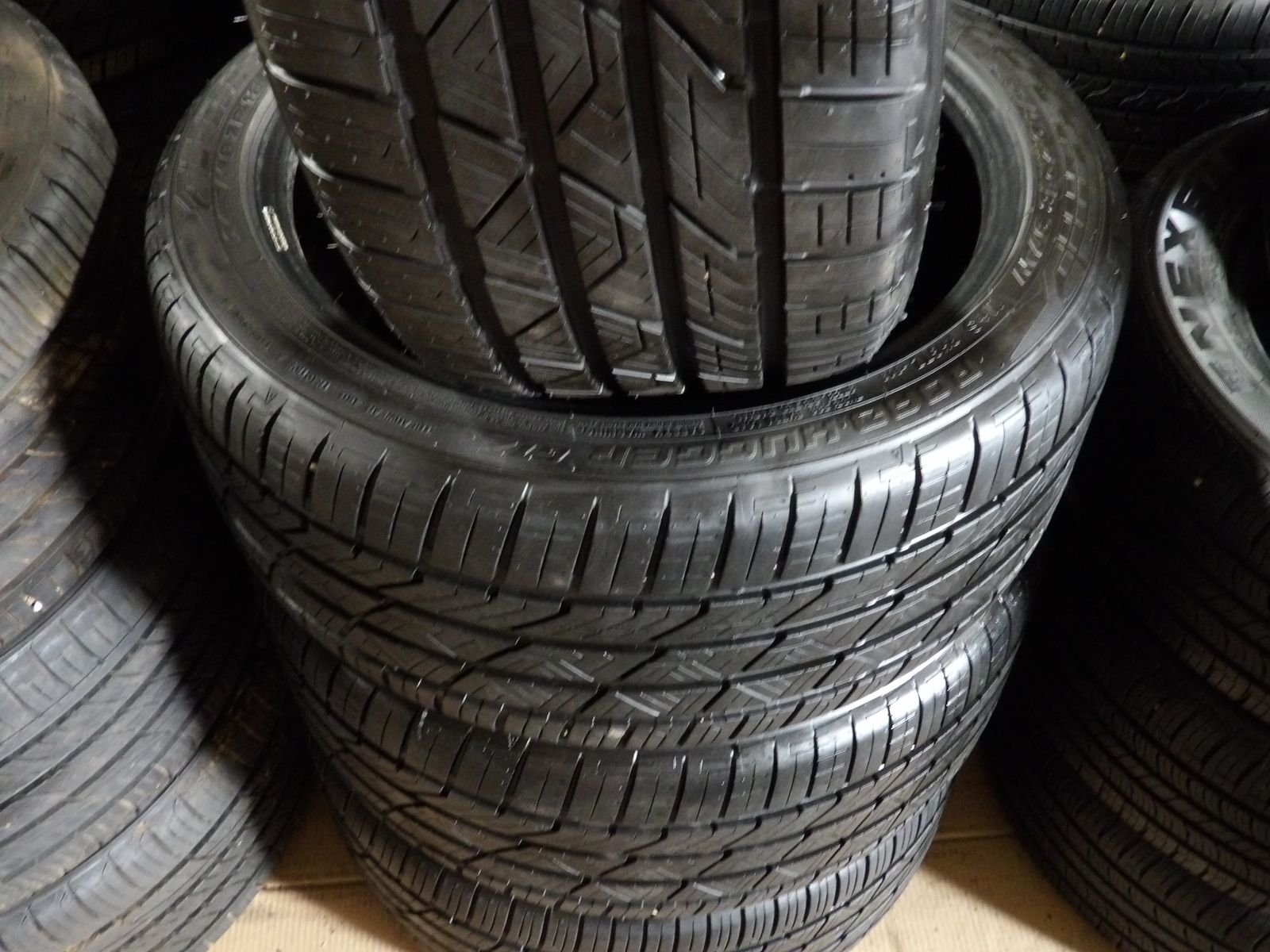 245/40R18 ROAD HUGGER GTZ SET OF USED TIRES