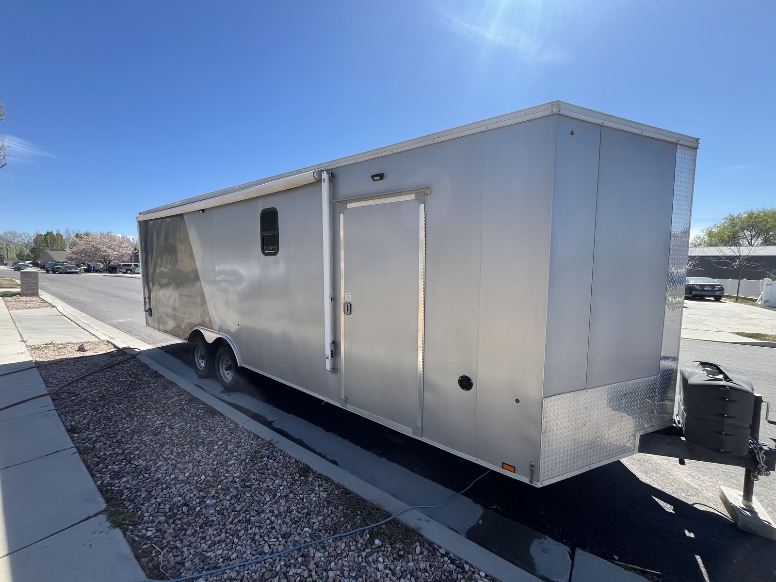 2020 26' Enclosed Camping Trailer