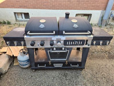 Pit Boss Memphis Ultimate Grill and Smoker