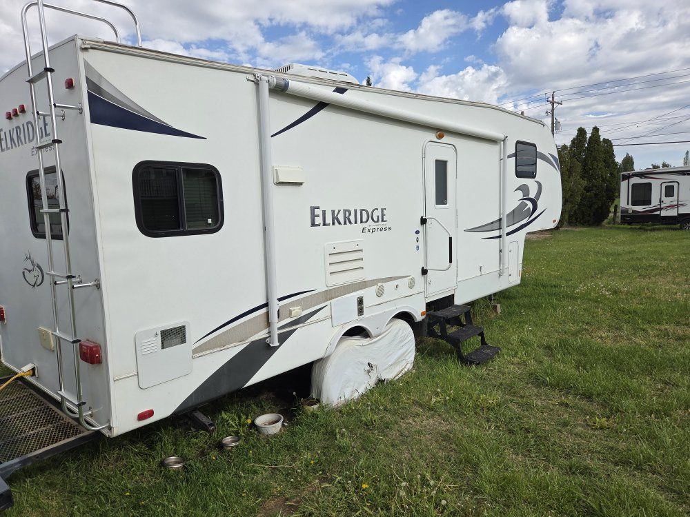 2011 Hartland Elkridge 28 ft