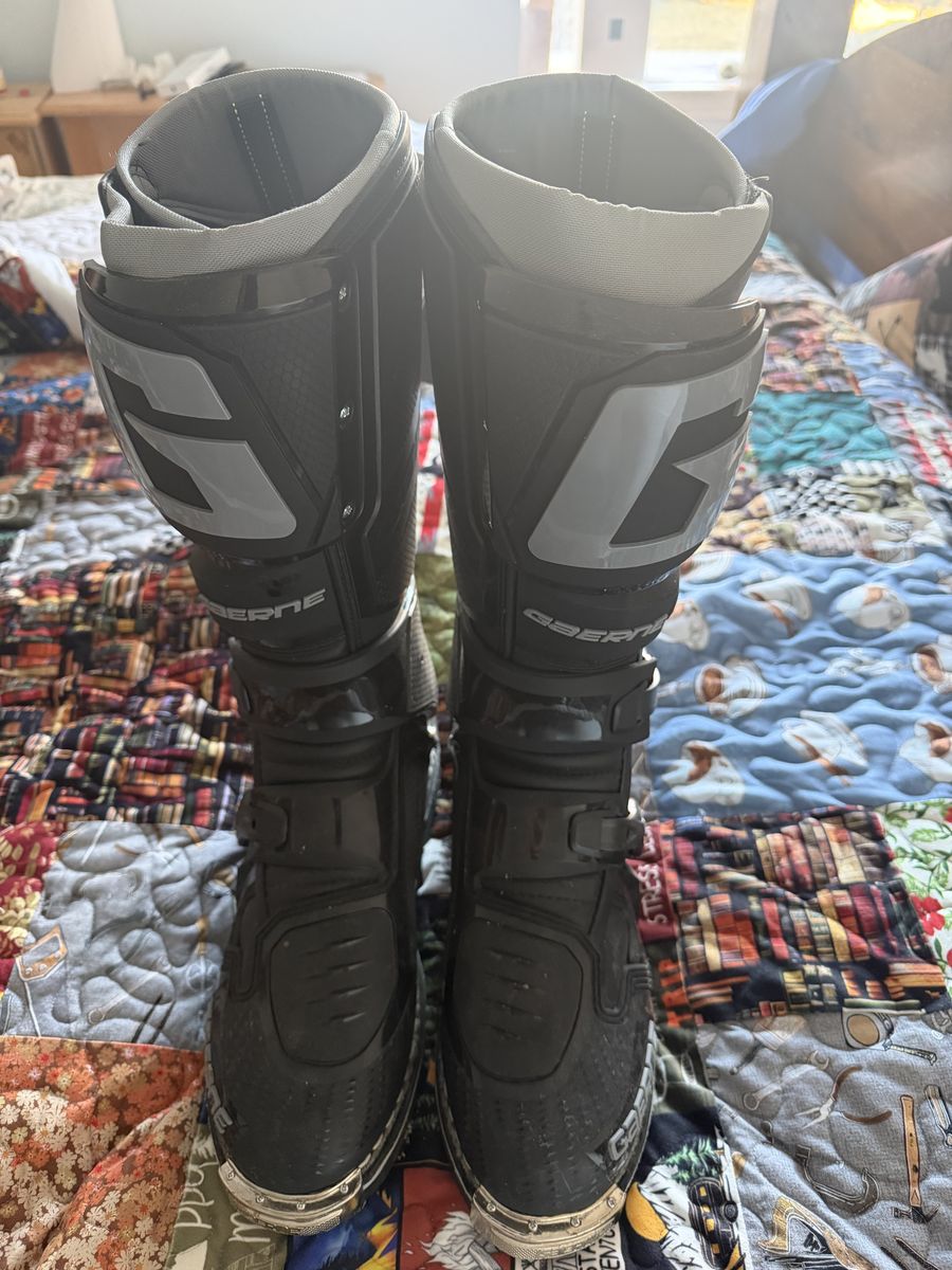 Gaerna size 11 dirt bike boots