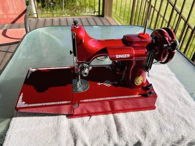 1952 Singer Featherweight 221
