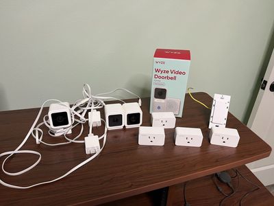 Wyze Bundle - Cameras, Doorbell, Plugs, Switch