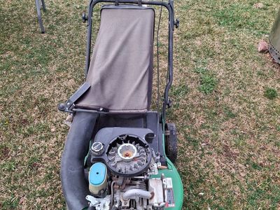 John deer self propeled lawn mower