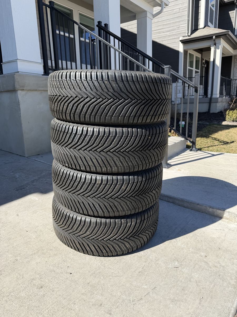 235/45R20 Michelin CrossClimate 2