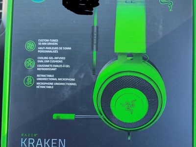 Razer Kraken Multi-Platform Wired Gaming Headset - 7.1 Surround Sound, Cooling Gel Ear Cushions
