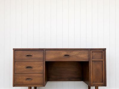 Beautiful Vintage Dixie MCM Desk