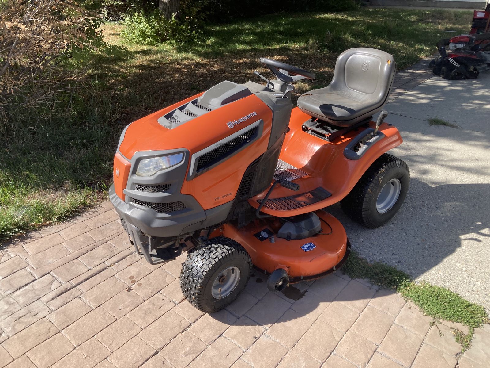 Husqvarna 46 22hp YTH V2246