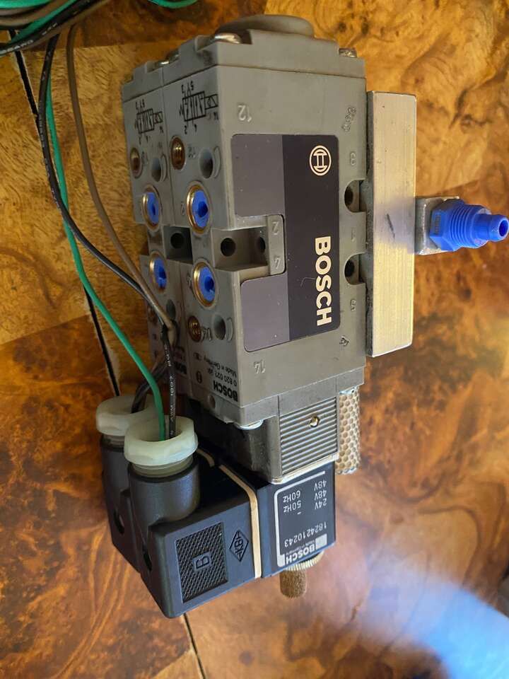 Bosch Pneumatic Valve 0 820 022 991