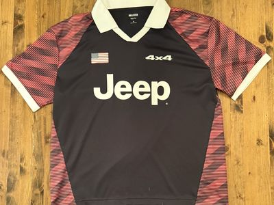 Hollister Boxy Fit Jeep 4x4 Soccer Style Jersey Size M Black Red White #7