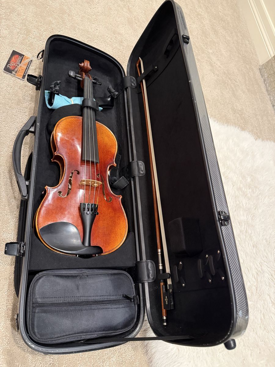 Kreutzer A500 full-size violin with bow and case
