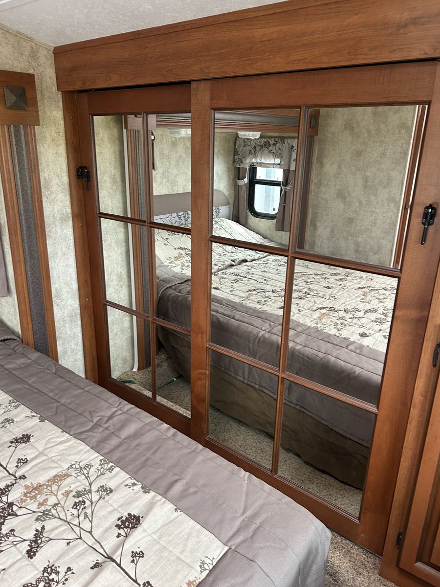 Main image 18