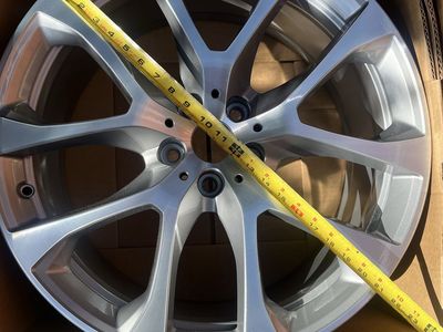 Silver Alloy Wheel Rim Multi-Spoke Car Wheel