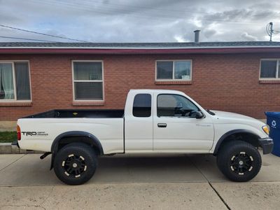 2000 Toyota Tacoma 4x4 extended cab stick shift,V6