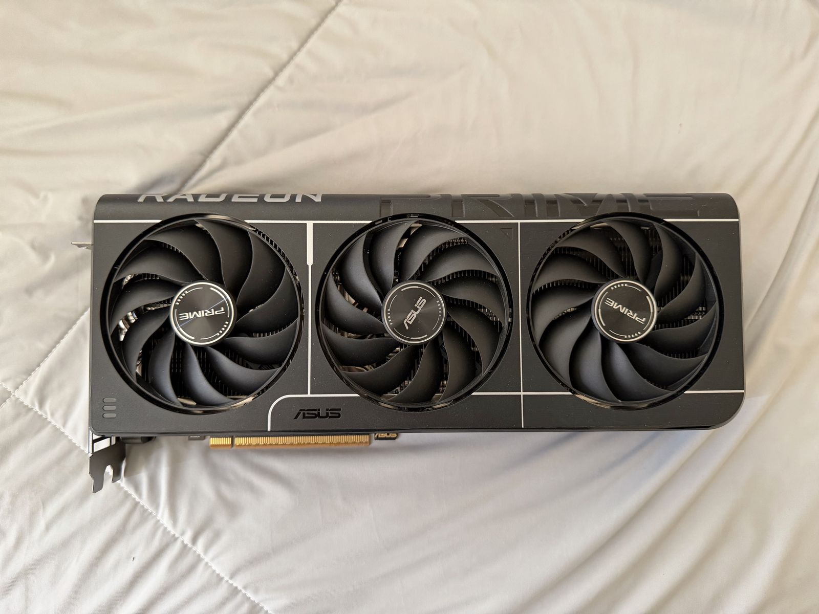 AMD RX 9070 GPU