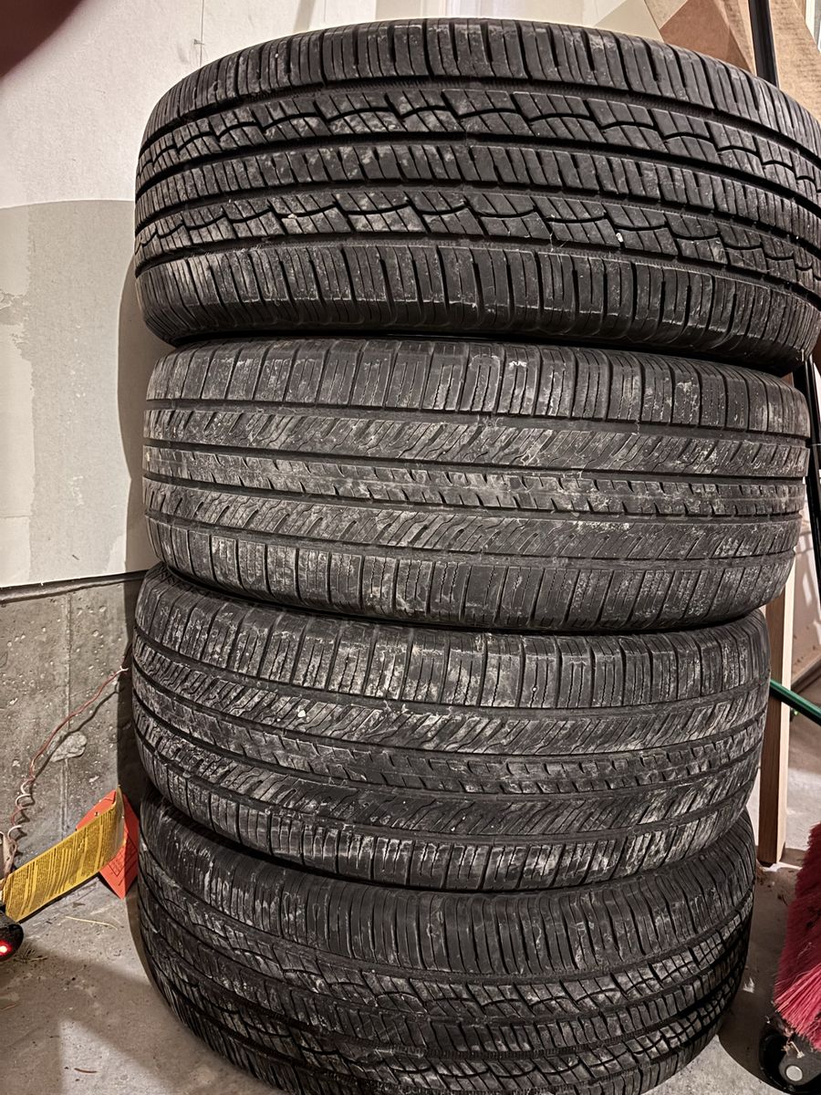 4 Used Yokohama Avid Ascend Tires 235 65 R17