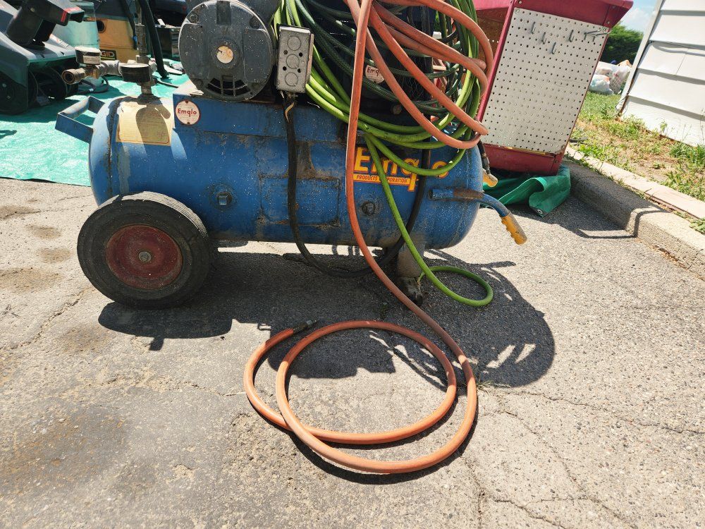 Air compressor