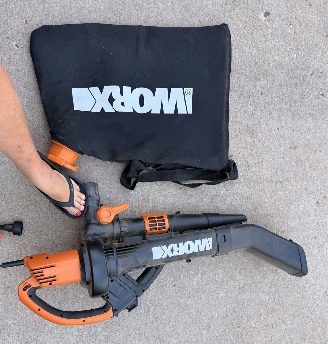 WORX WG505 Electric TriVac 3-in-1 Blower/Mulcher/Vacuum with Bag