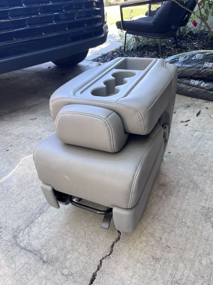 2011-2017 Honda Odyssey 2nd Row Middle Jumpseat With Cup Holders