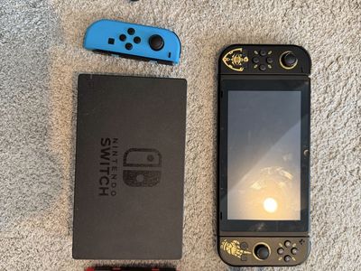 Nintendo Switch - Excellent condition, with dock, Joy-Cons, microSD card