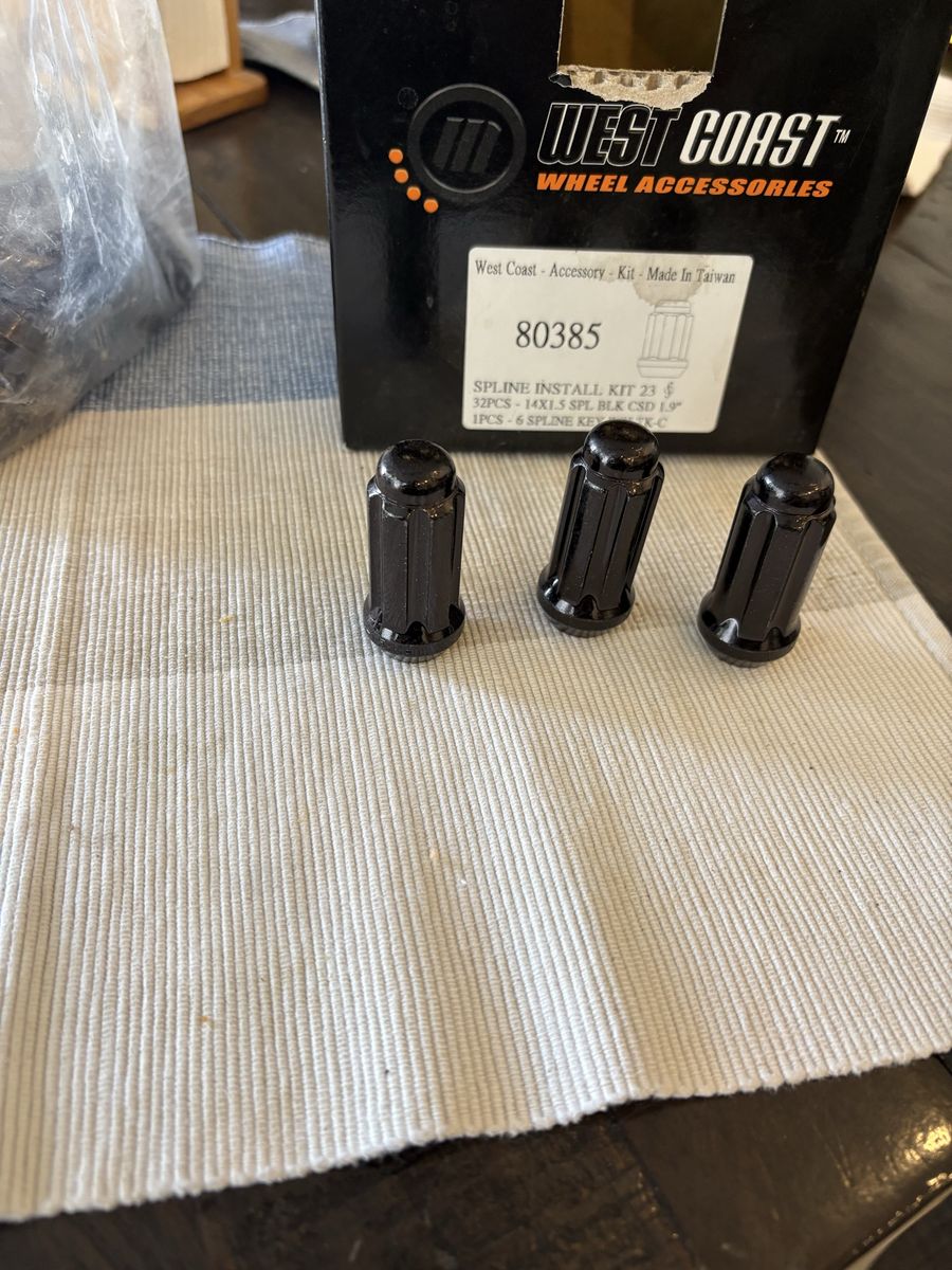 Black spline lugs nuts
