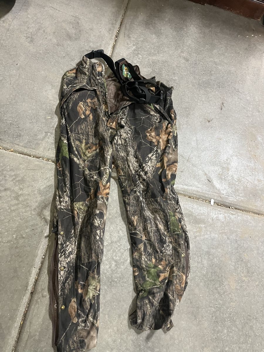 Camo Hunting Bibs with Suspenders - Realtree Pattern