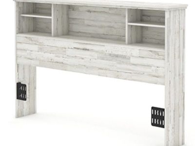Rustic White Oak headboard, Queen size with two matching Nightstands