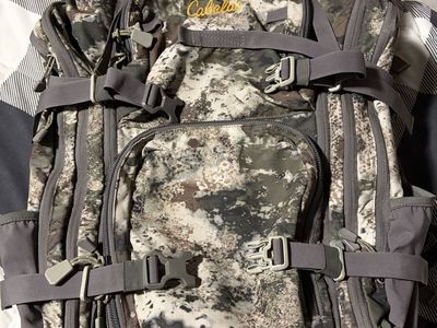 Cabela's Multi-Day 4000 Hunting Backpack Bow/Gun Carry Camo with Hip Belt & Ventilated Back