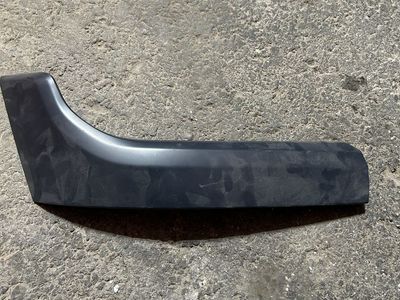 19-24 Ram 2500 Passenger Side Grille Trim