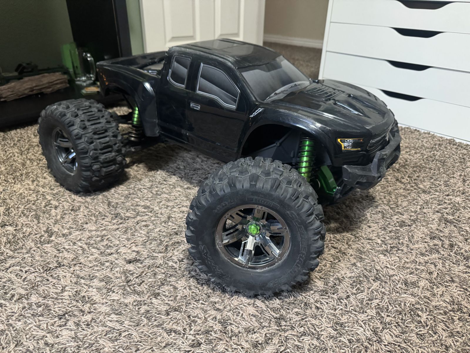 Traxxas 8s Widemaxx X-maxx with upgrades