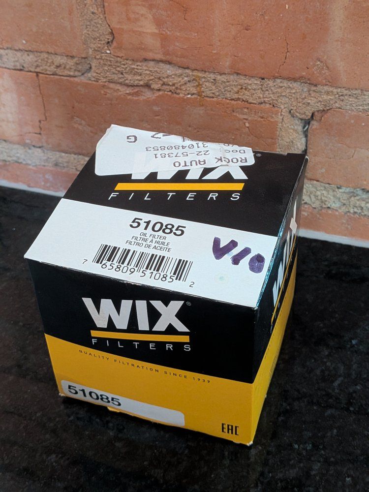 Dodge Truck V-10 WIX Oil Filter