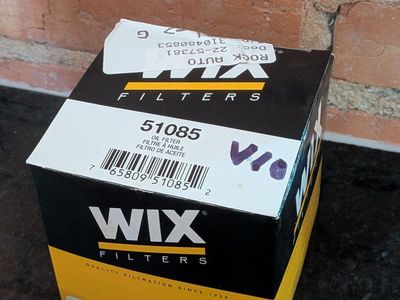 Dodge Truck V-10 WIX Oil Filter