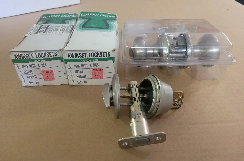 Kwikset Avanti Entry Locksets - (Lot of Door Hardware)