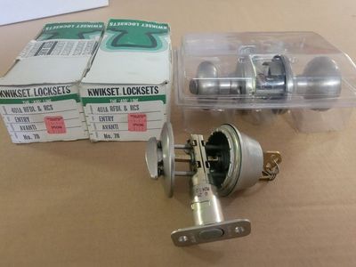 Kwikset Avanti Entry Locksets - (Lot of Door Hardware)