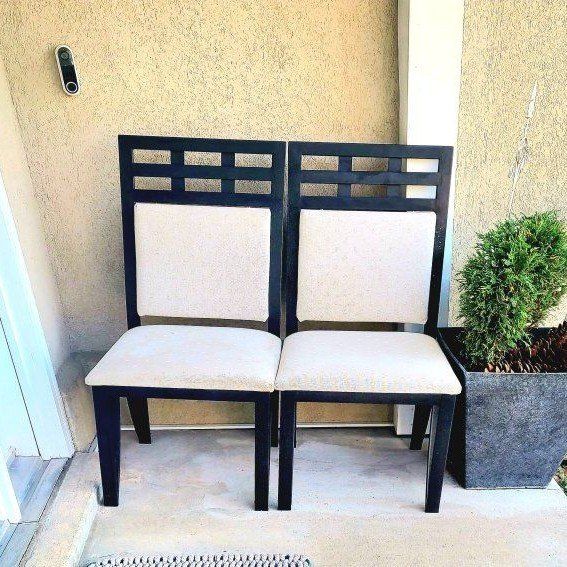 Black metal w/cream Cushions