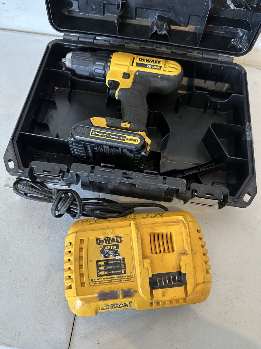 20V MAX Cordless 1/2 in. Drill/Driver With Battery and Charger