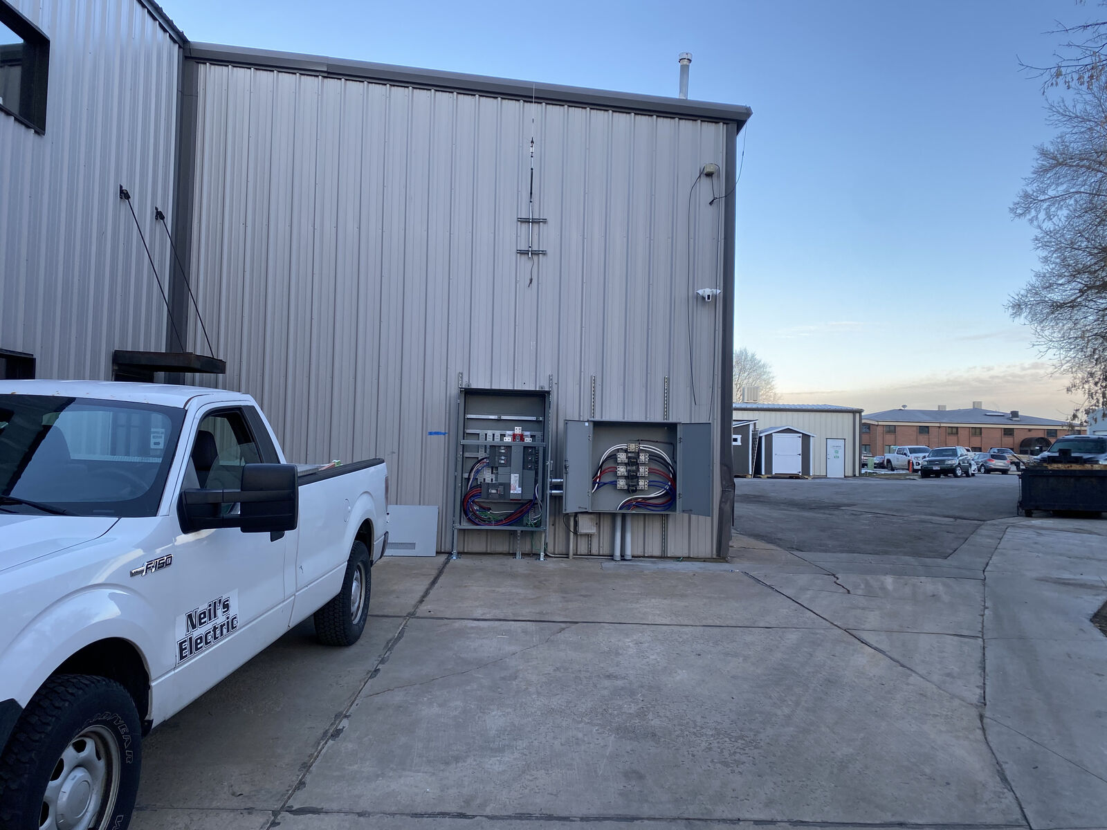 Electrical Contractor | Lighting Installation | Electrical Panel Upgrade | Residential Electrician