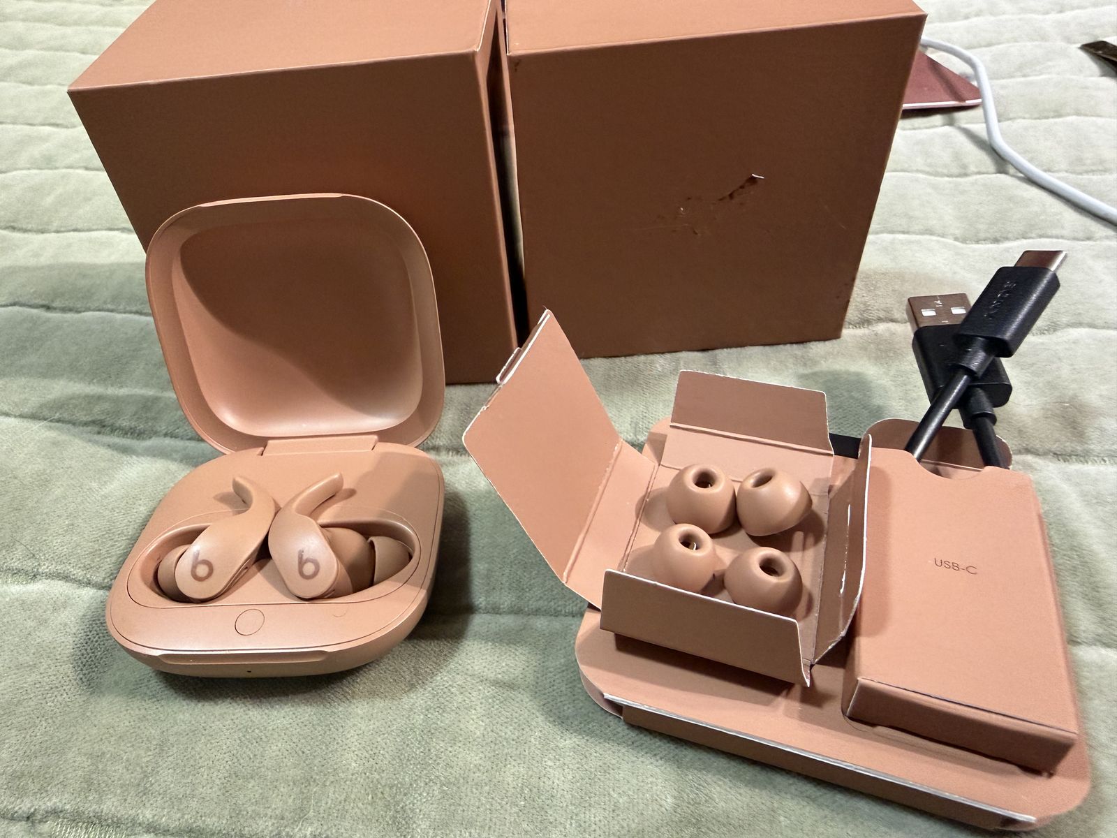 Beats x Kim – Dune (Like New, Original Packaging)