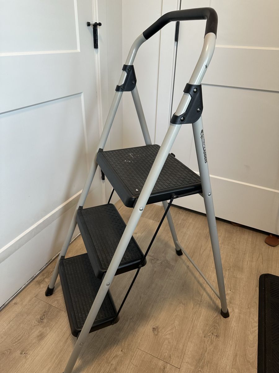Gorilla Ladders 3-Step Steel Folding Step Stool with Project Tray - Used Good