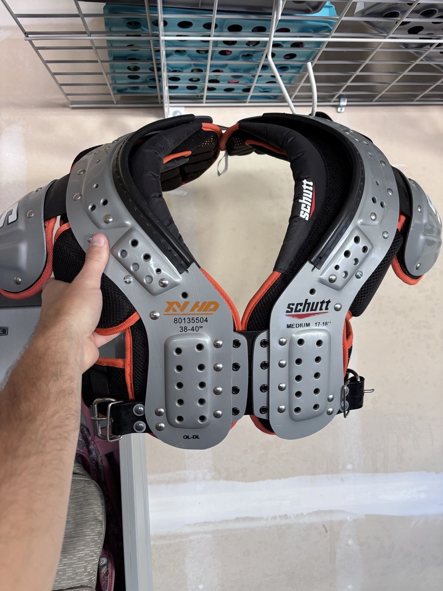 Schutt XV HD Adult Football Shoulder Pads - Size Medium (17-18"), OL-DL Position