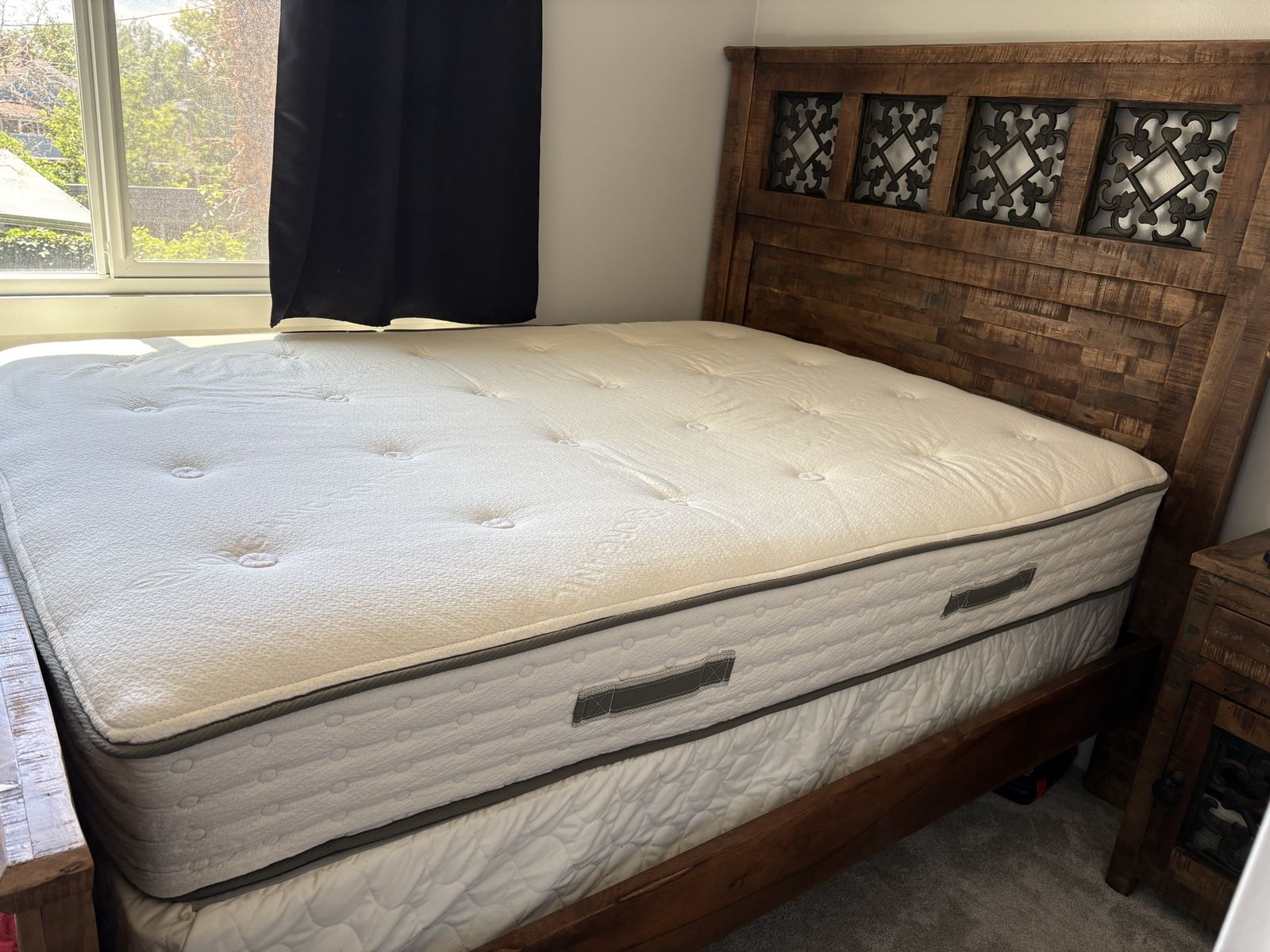 Queen AVOCADO GREEN MATTRESS & Boxspring
