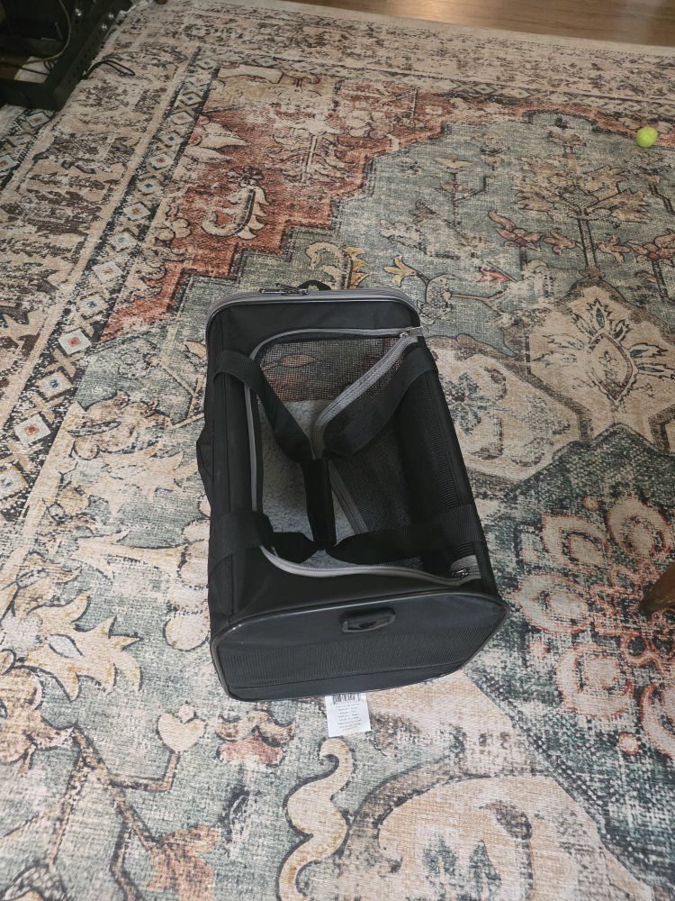 Essential Pet Carrier - Medium Black, Soft-Sided, Travel-Friendly Pet Kennel