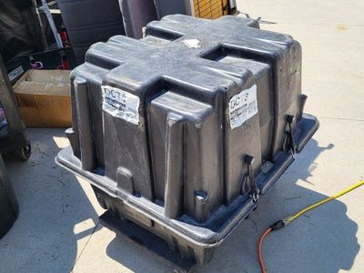 Used GM ls 4.8 V8 Engine Long Block with Transport Crate & Exhaust Manifolds