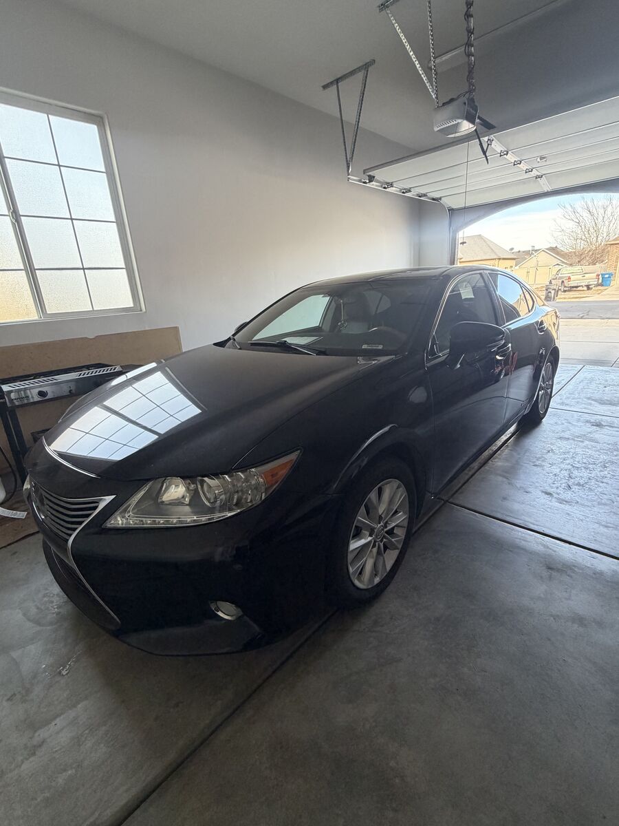 2013 LEXUS ES 300h Luxury