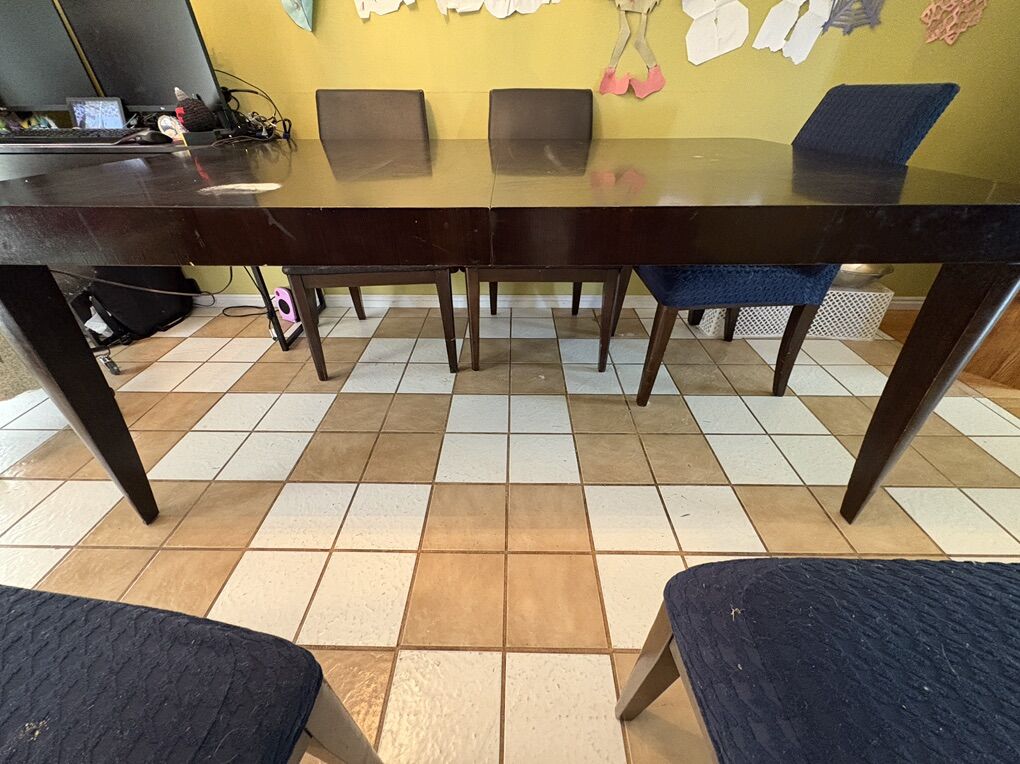 Table With 6 Chairs Can Sit 10+ Easy Pickup