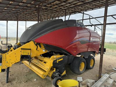 FOR SALE — 2024 New Holland BigBaler 340 Plus (only 3,000 bales)