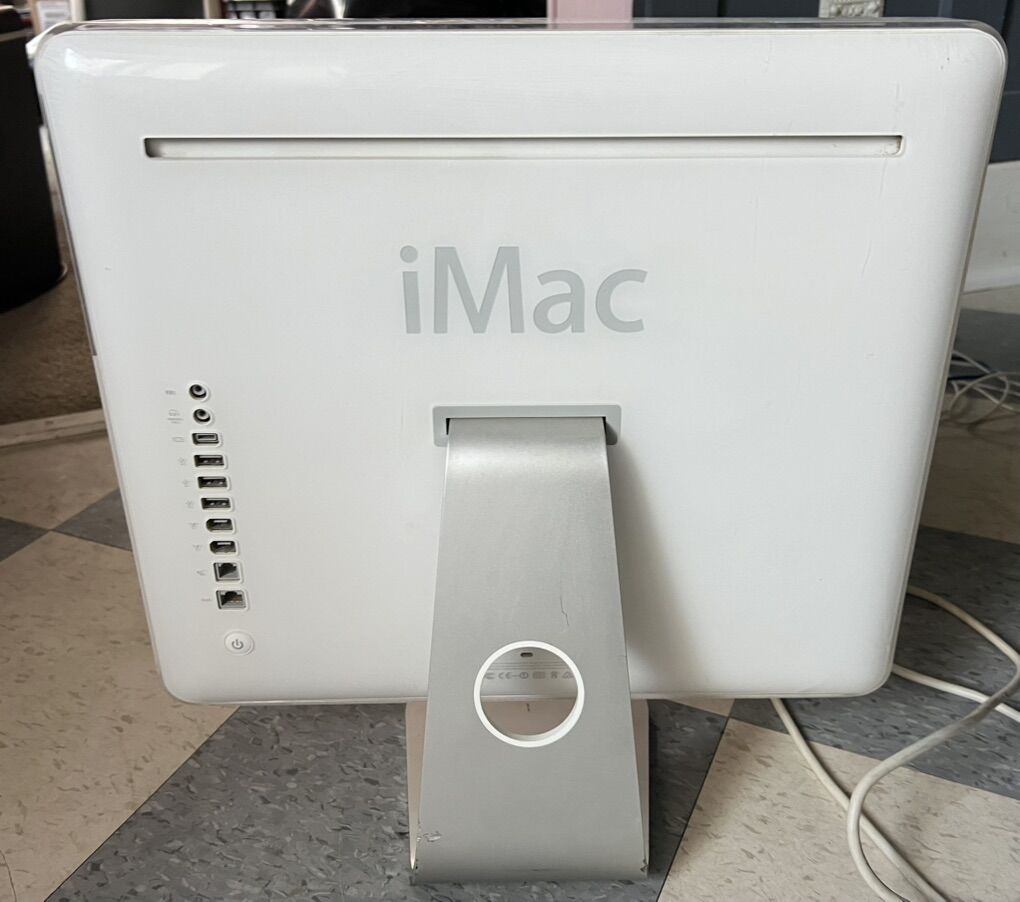 Apple iMac G5 - Doesn't Even Try To Run