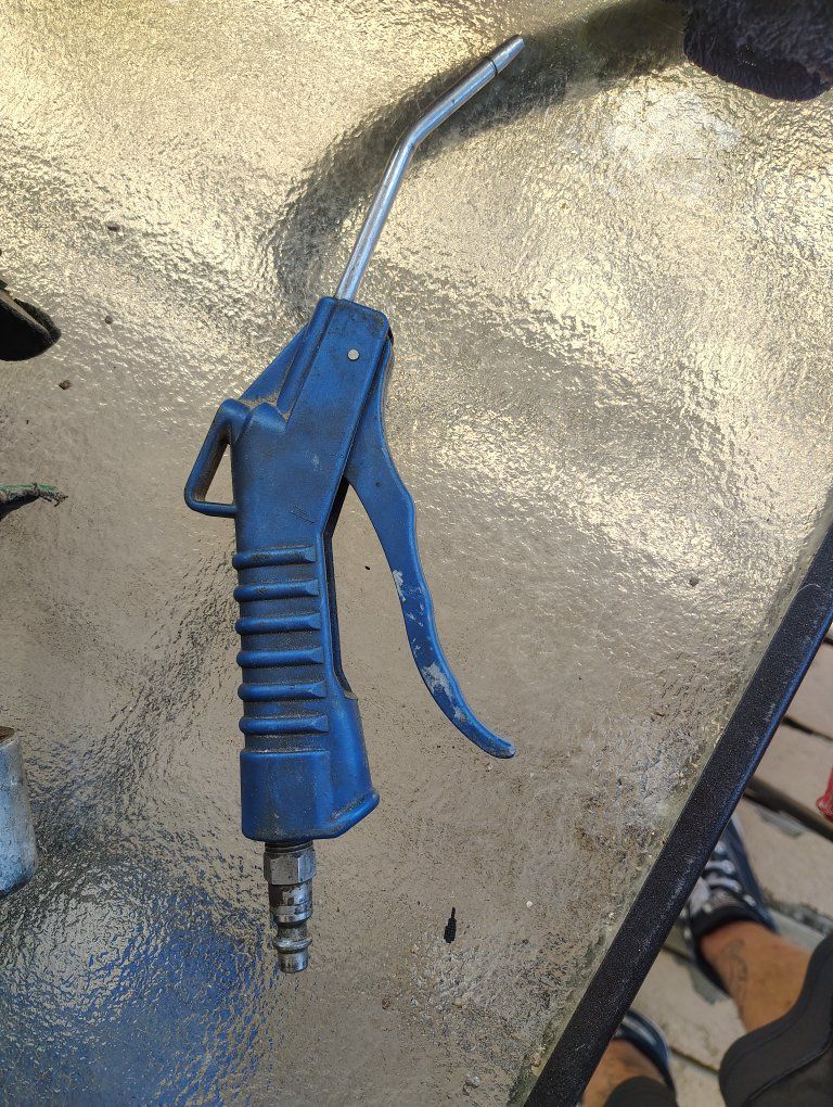 Blue Air Blow Gun with Angled Nozzle and Quick-Connect Fitting